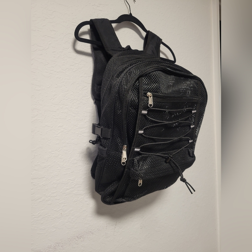 Black Mesh Backpack - Picture 4 of 5